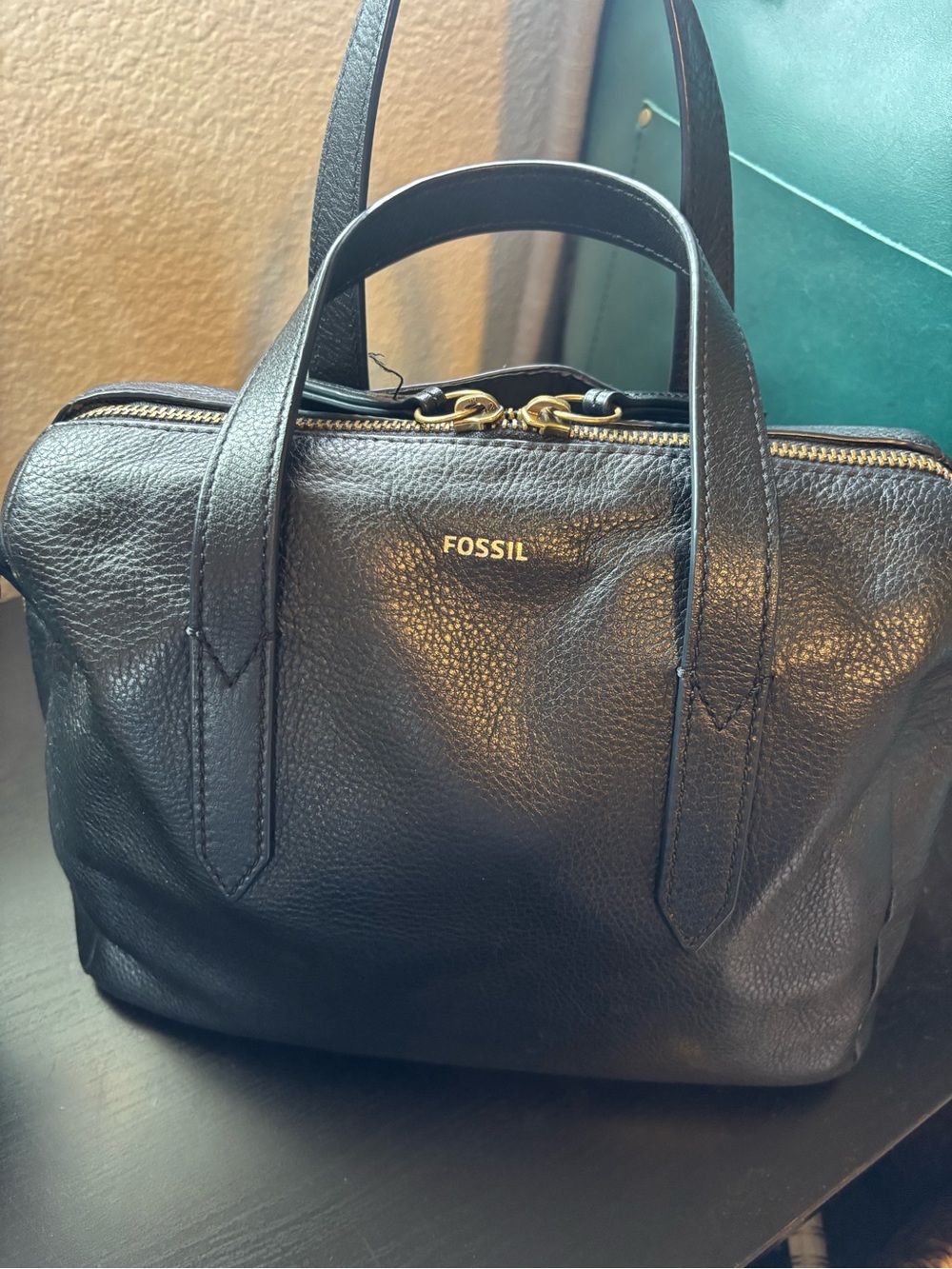 🔑 Fossil Sydney Black Pebbled Leather Satchel • EUC